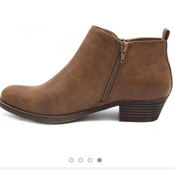 Rampage Shoes - NIB Rampage brown ankle booties